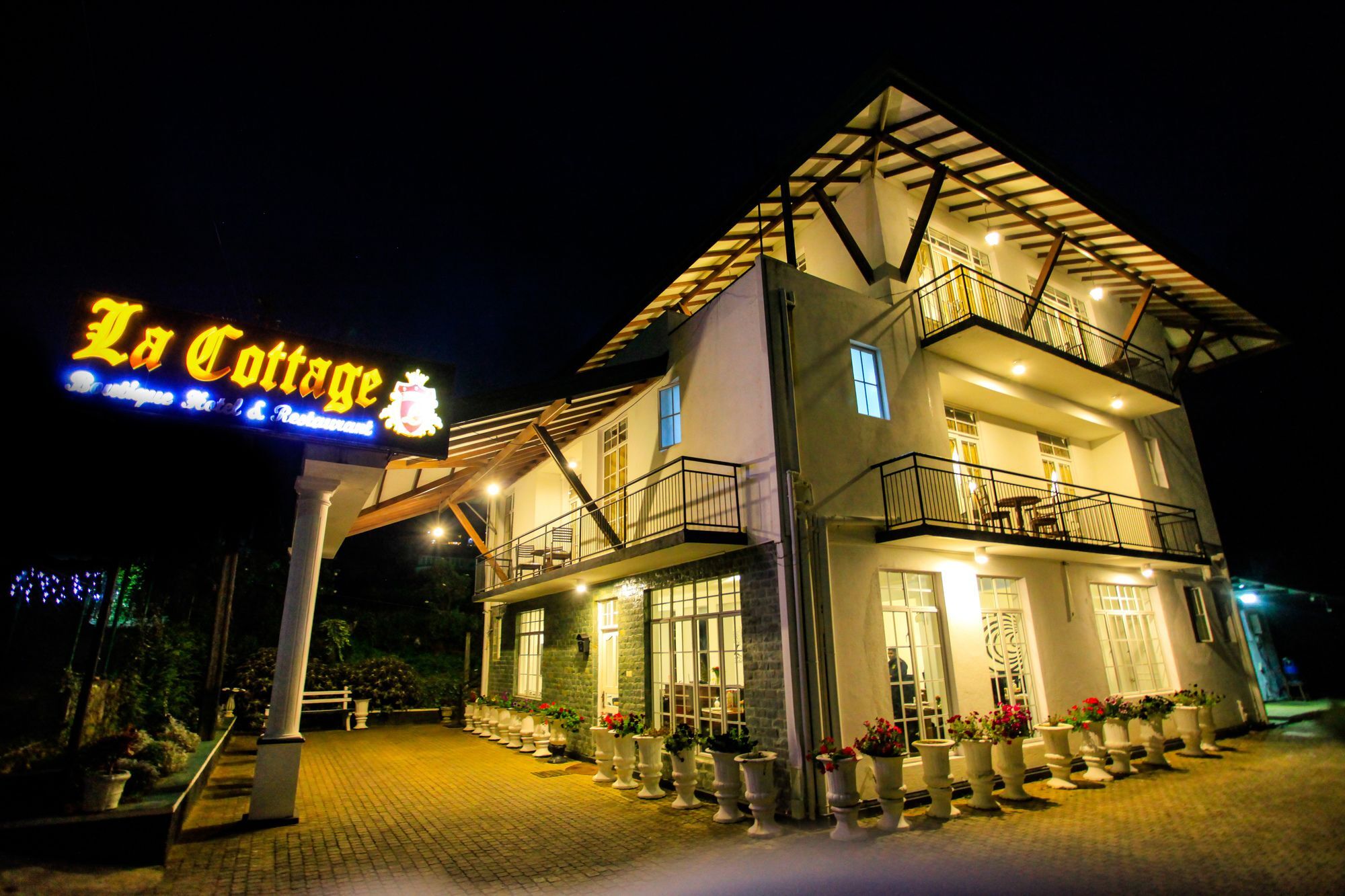 La Cottage Boutique Hotel & Restaurant Нувара-Елія Екстер'єр фото