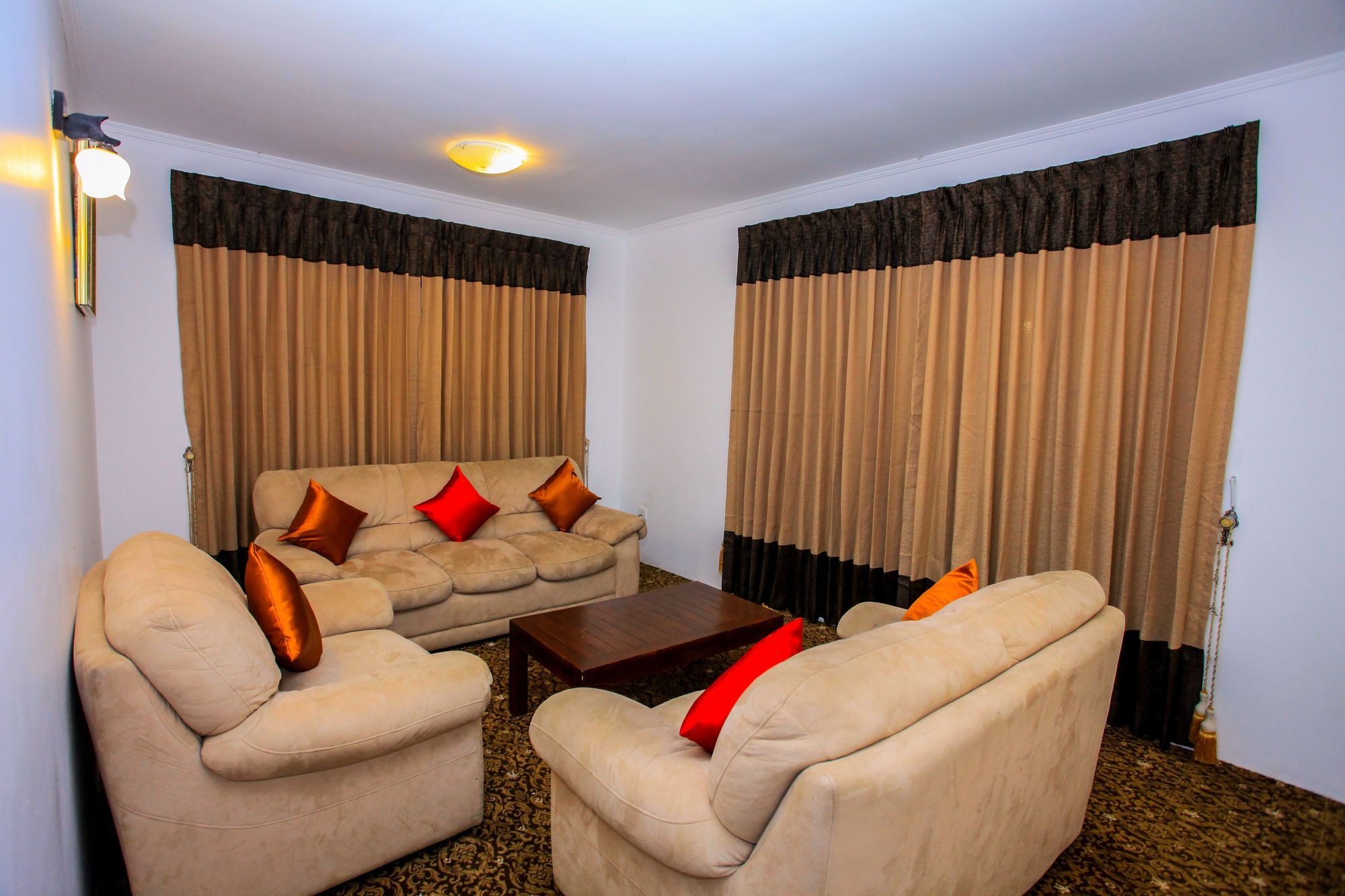 La Cottage Boutique Hotel & Restaurant Нувара-Елія Екстер'єр фото