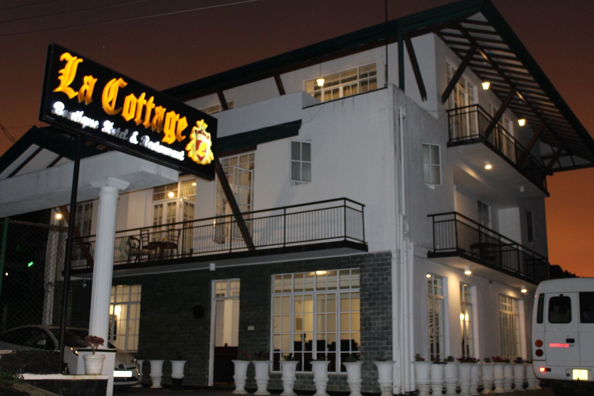 La Cottage Boutique Hotel & Restaurant Нувара-Елія Екстер'єр фото